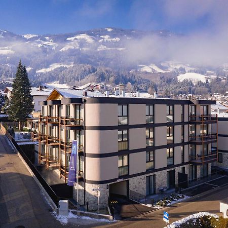 Zillertal Suites Fuegen By Alps Resorts Bagian luar foto