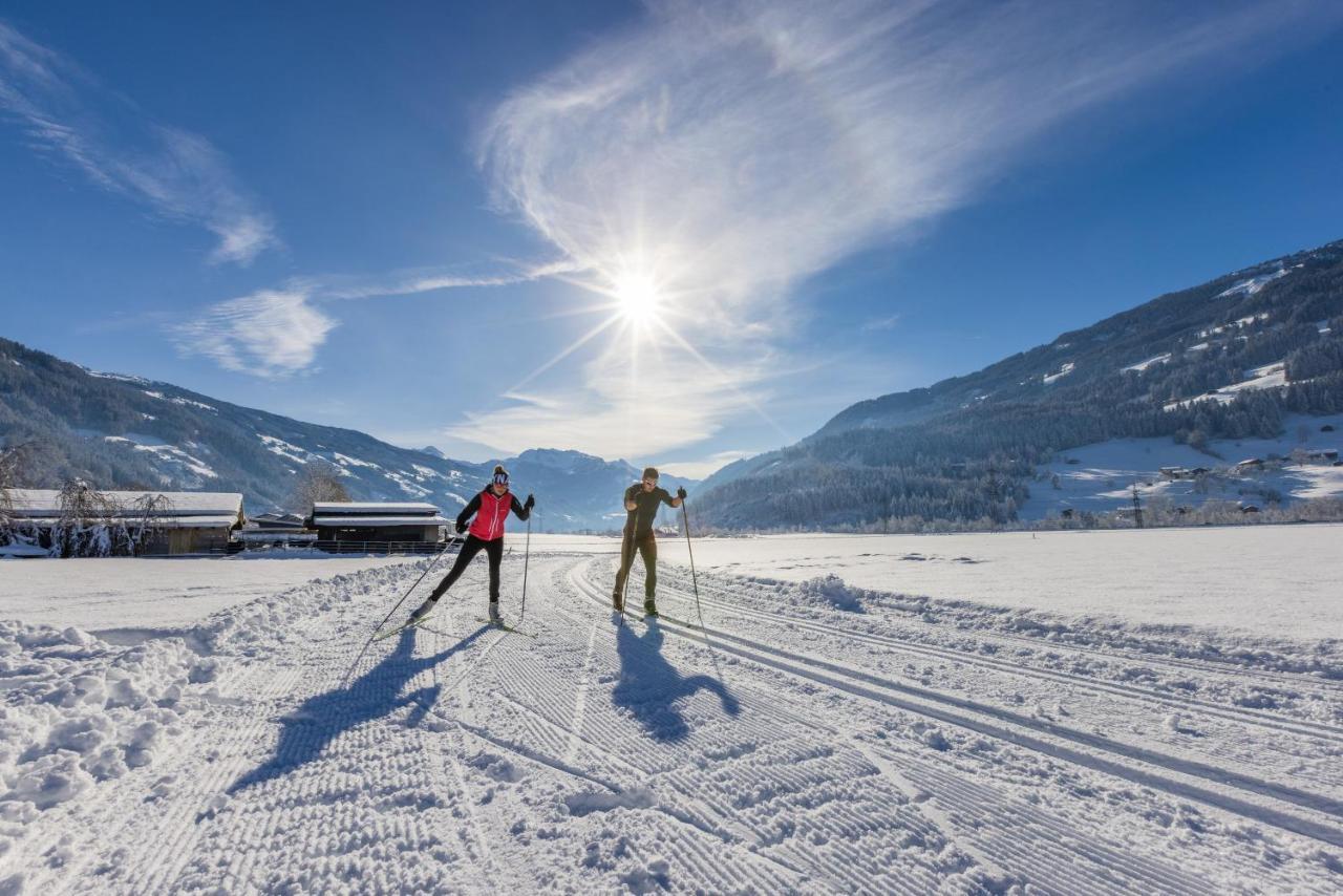 Zillertal Suites Fuegen By Alps Resorts Bagian luar foto