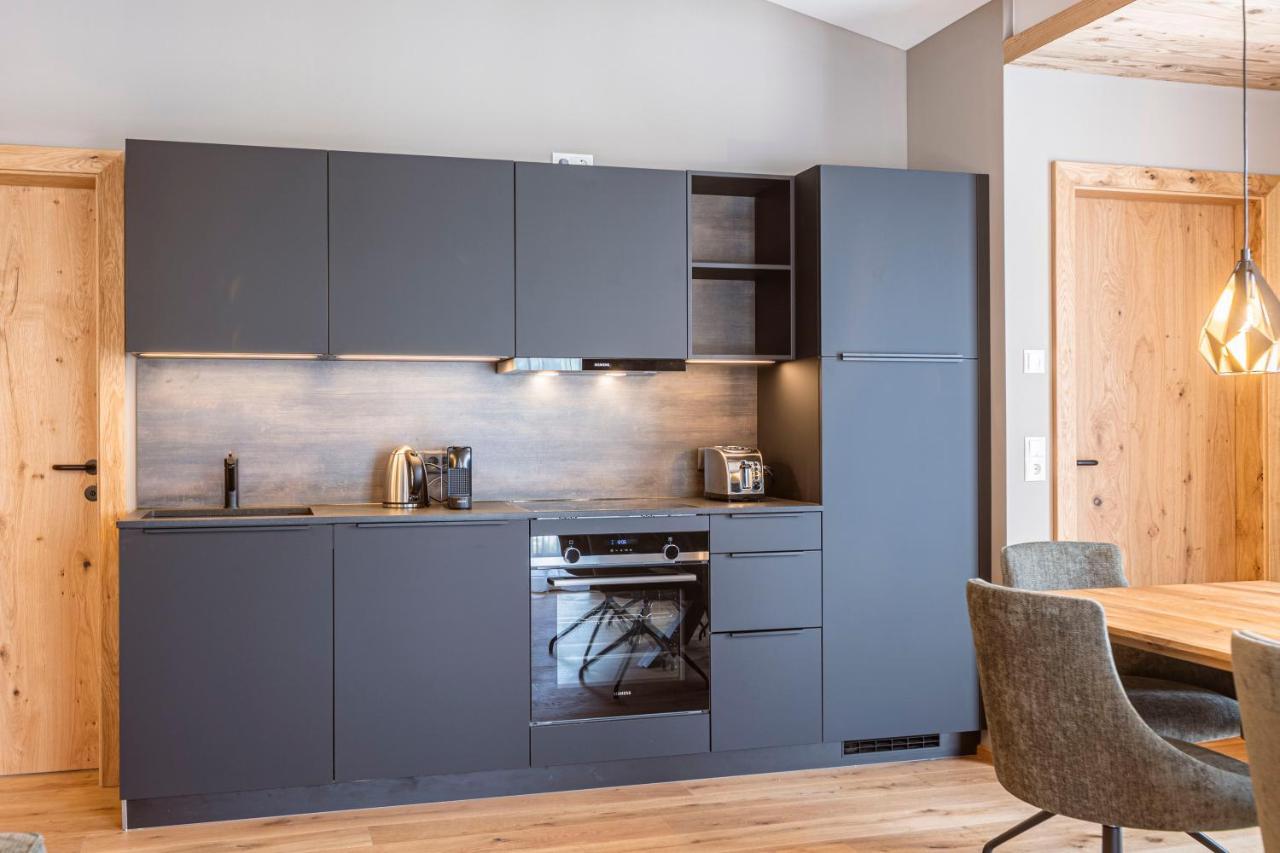 Zillertal Suites Fuegen By Alps Resorts Bagian luar foto