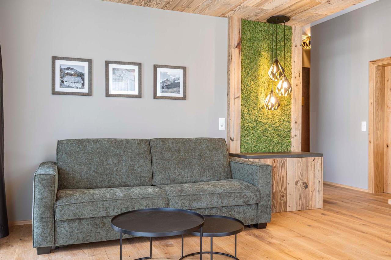 Zillertal Suites Fuegen By Alps Resorts Bagian luar foto