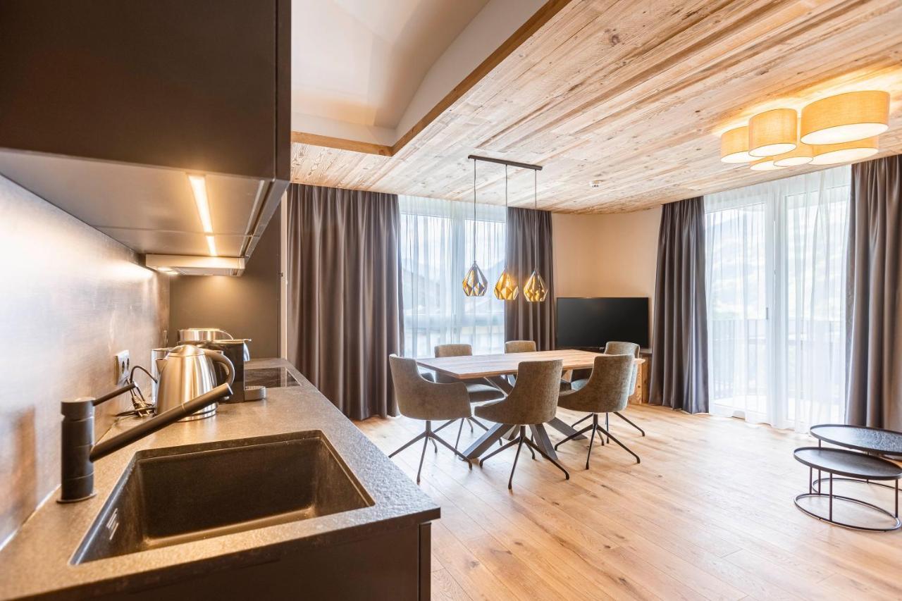 Zillertal Suites Fuegen By Alps Resorts Bagian luar foto