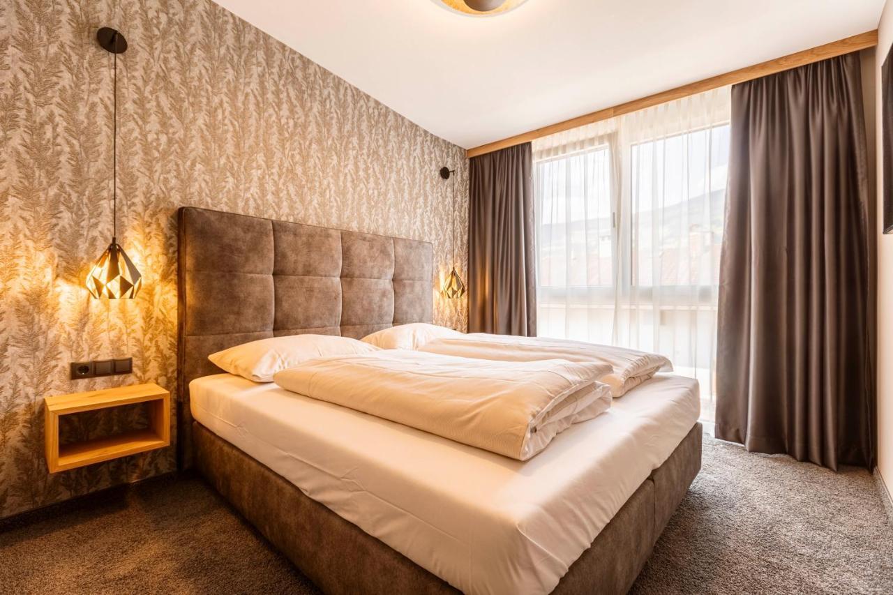Zillertal Suites Fuegen By Alps Resorts Bagian luar foto