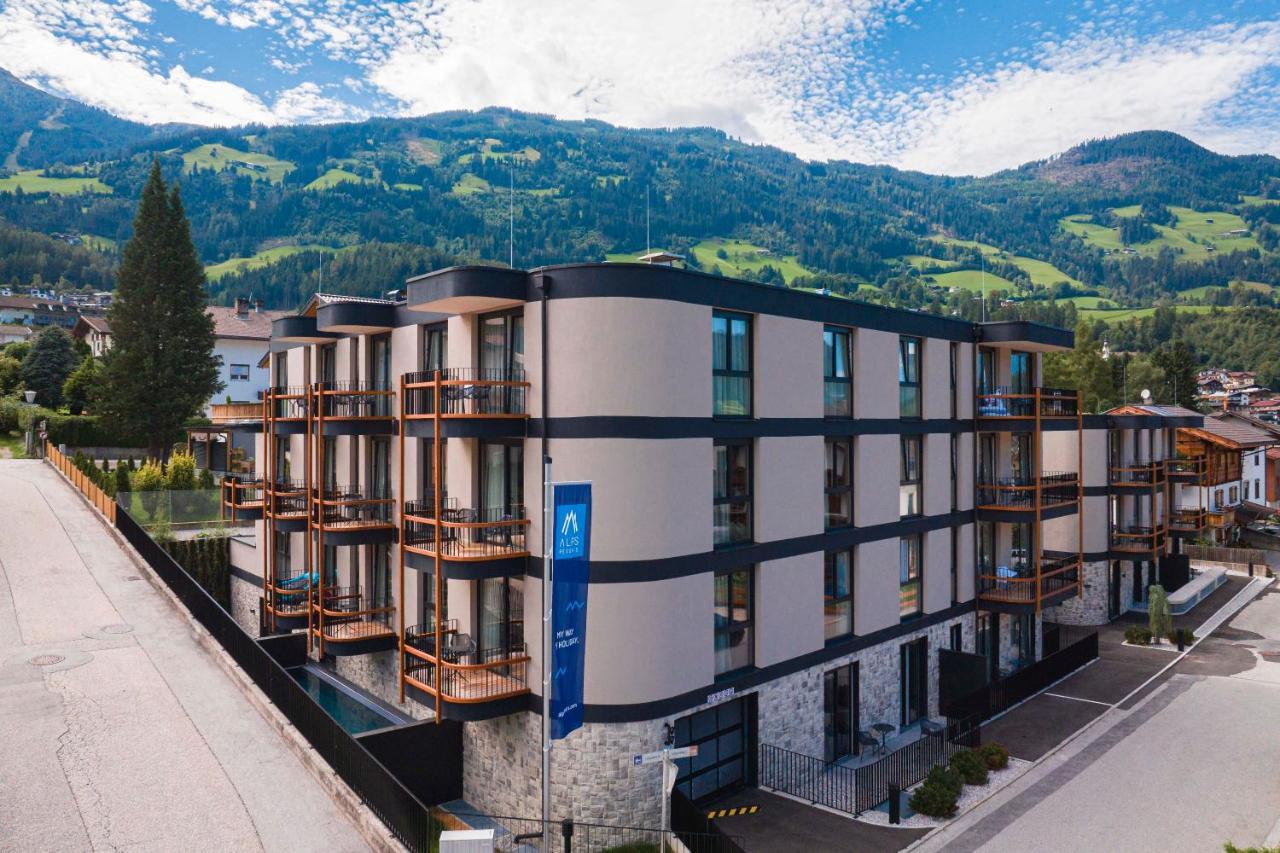 Zillertal Suites Fuegen By Alps Resorts Bagian luar foto