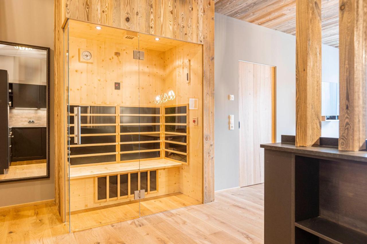Zillertal Suites Fuegen By Alps Resorts Bagian luar foto