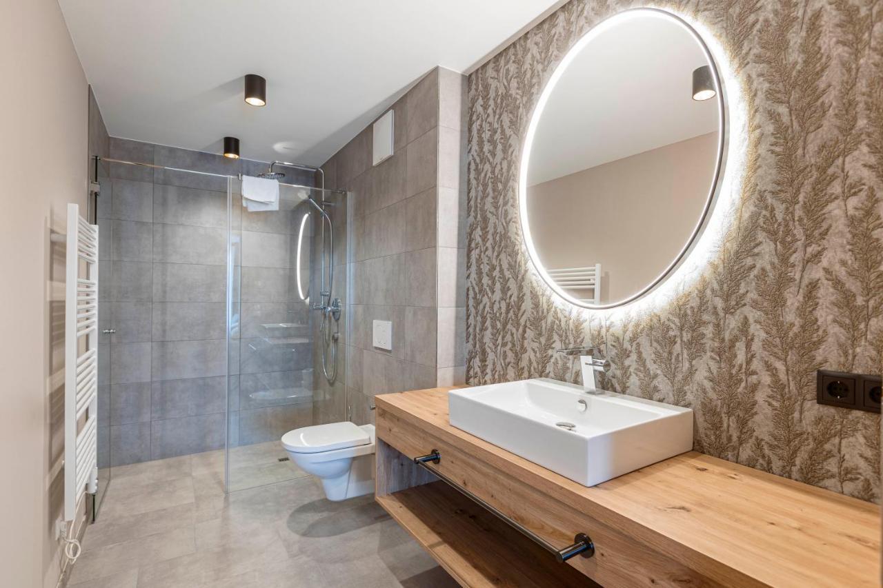Zillertal Suites Fuegen By Alps Resorts Bagian luar foto