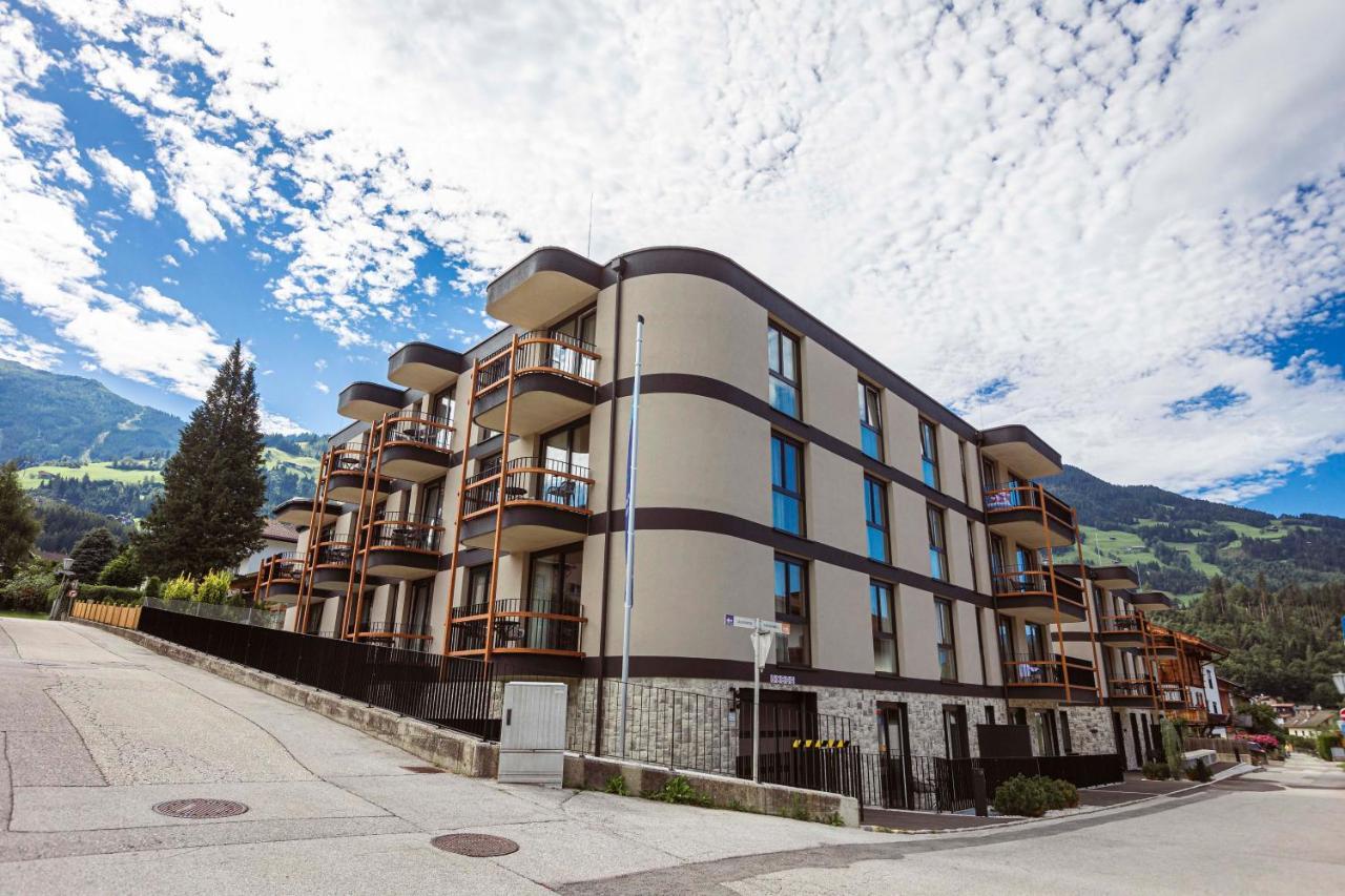 Zillertal Suites Fuegen By Alps Resorts Bagian luar foto