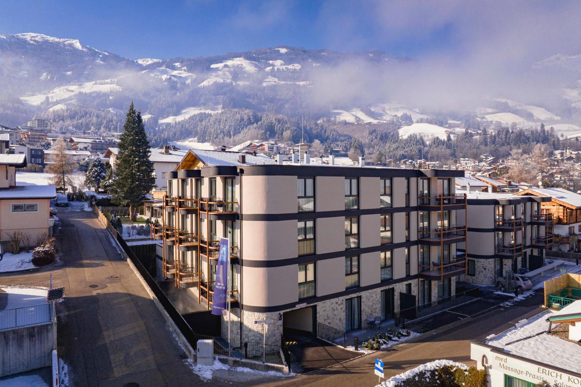 Zillertal Suites Fuegen By Alps Resorts Bagian luar foto