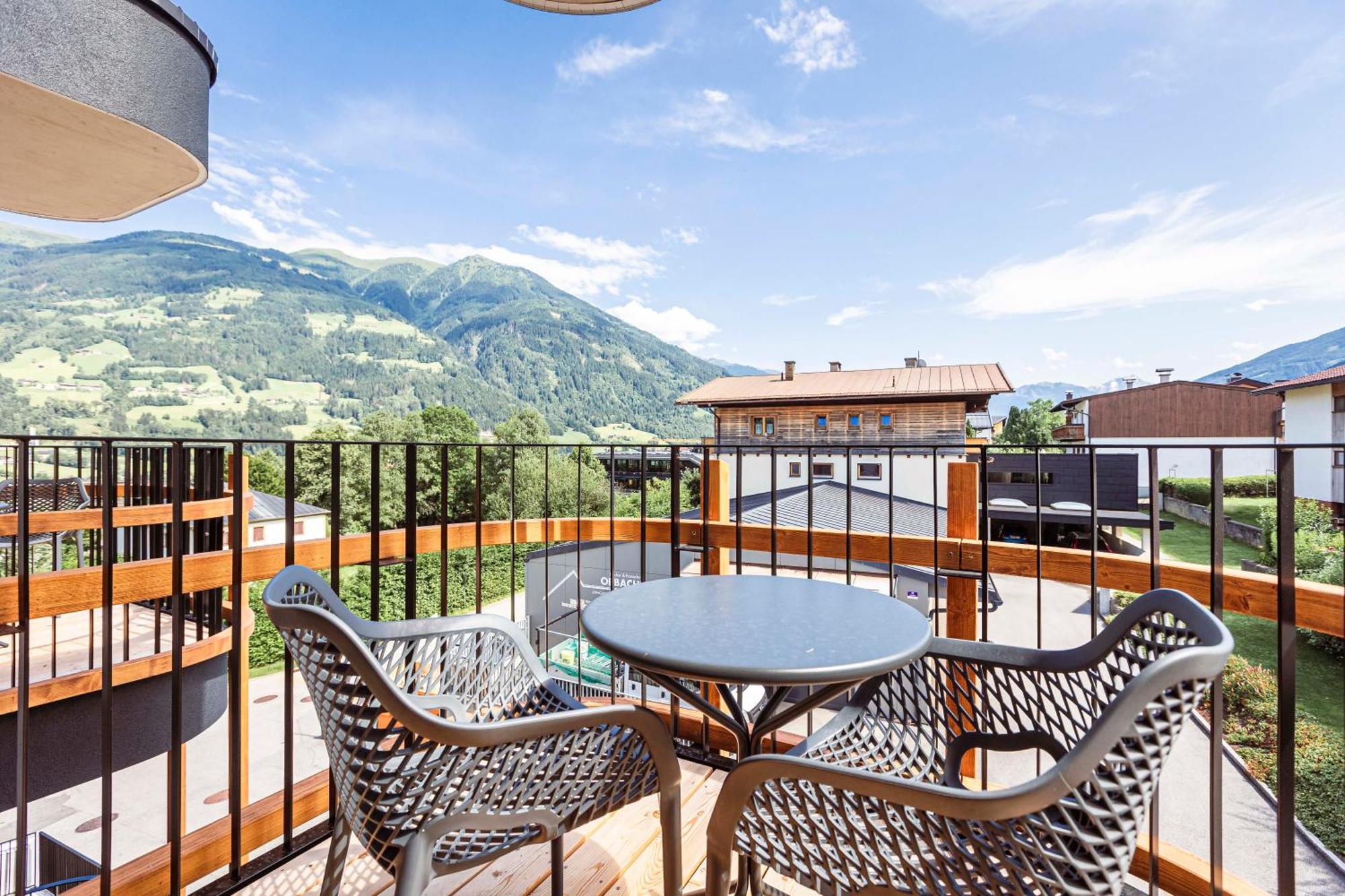 Zillertal Suites Fuegen By Alps Resorts Bagian luar foto